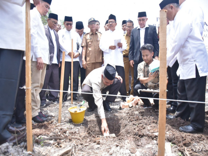 Peletakan Batu Pertama PP Darunnajah 21, Dr. H. Kamsol, MM ; Pesantren Berkualitas akan Hasilkan Gen
